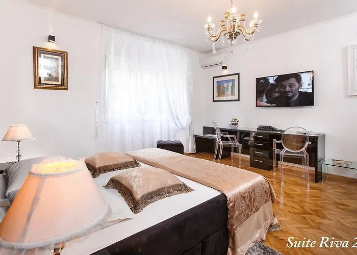 Luxury App Old Town Palace