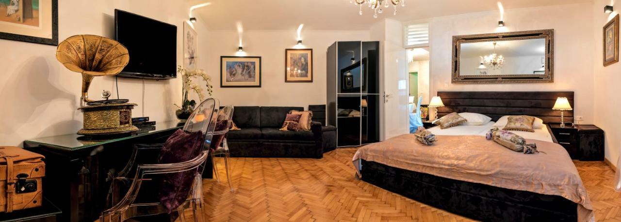 Luxury App Old Town Palace *